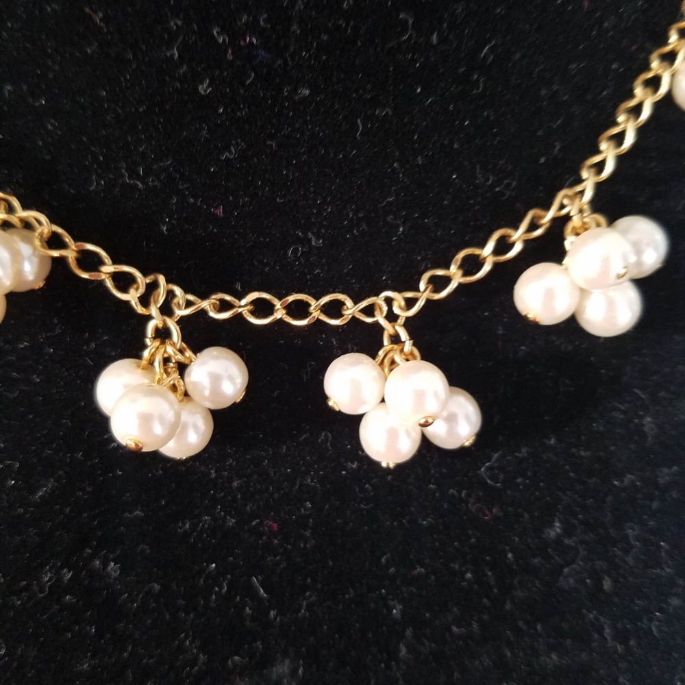 Avon gold pearl necklace. - Picture 3 of 5